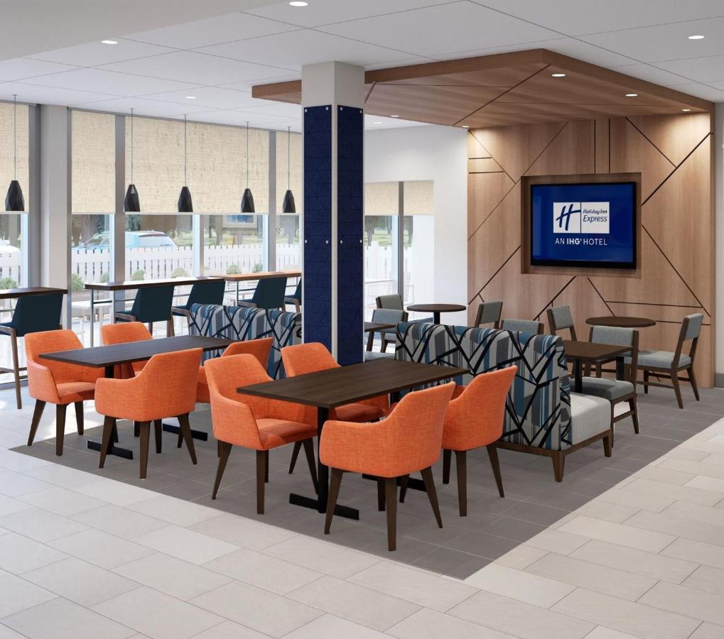 Holiday Inn Express & Suites Reedsburg - Dells Area By Ihg Exterior photo
