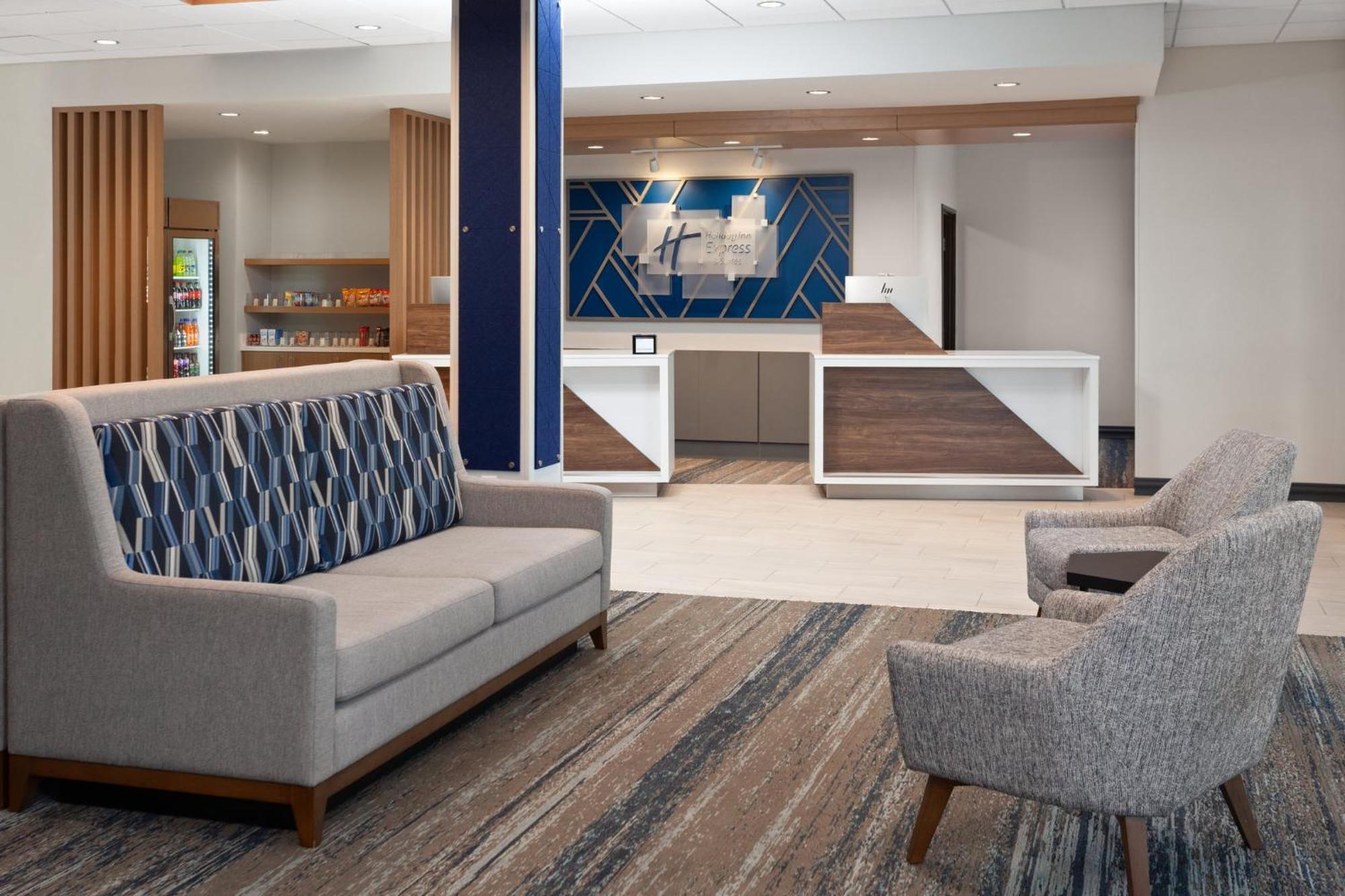 Holiday Inn Express & Suites Reedsburg - Dells Area By Ihg Exterior photo