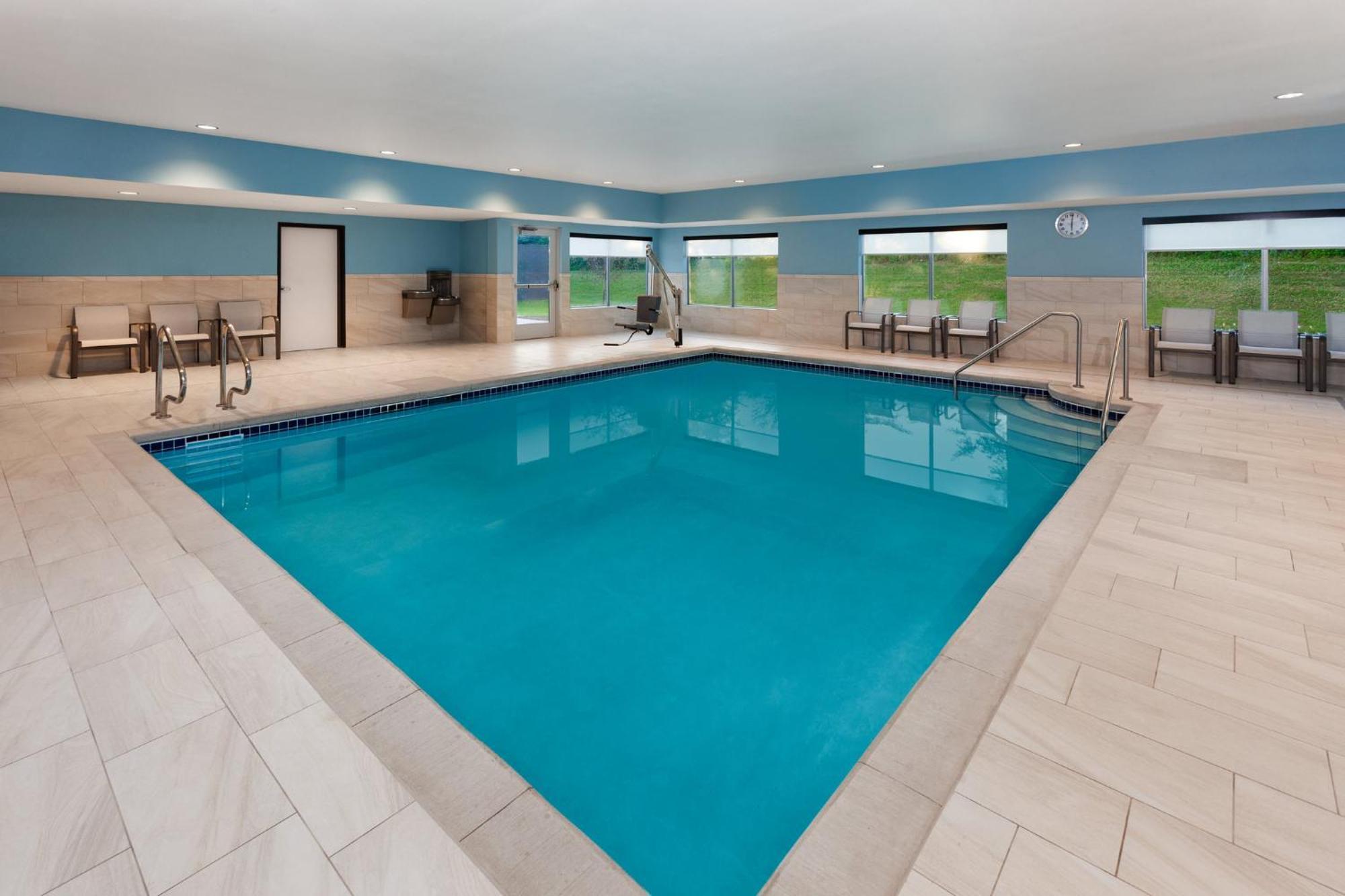 Holiday Inn Express & Suites Reedsburg - Dells Area By Ihg Exterior photo