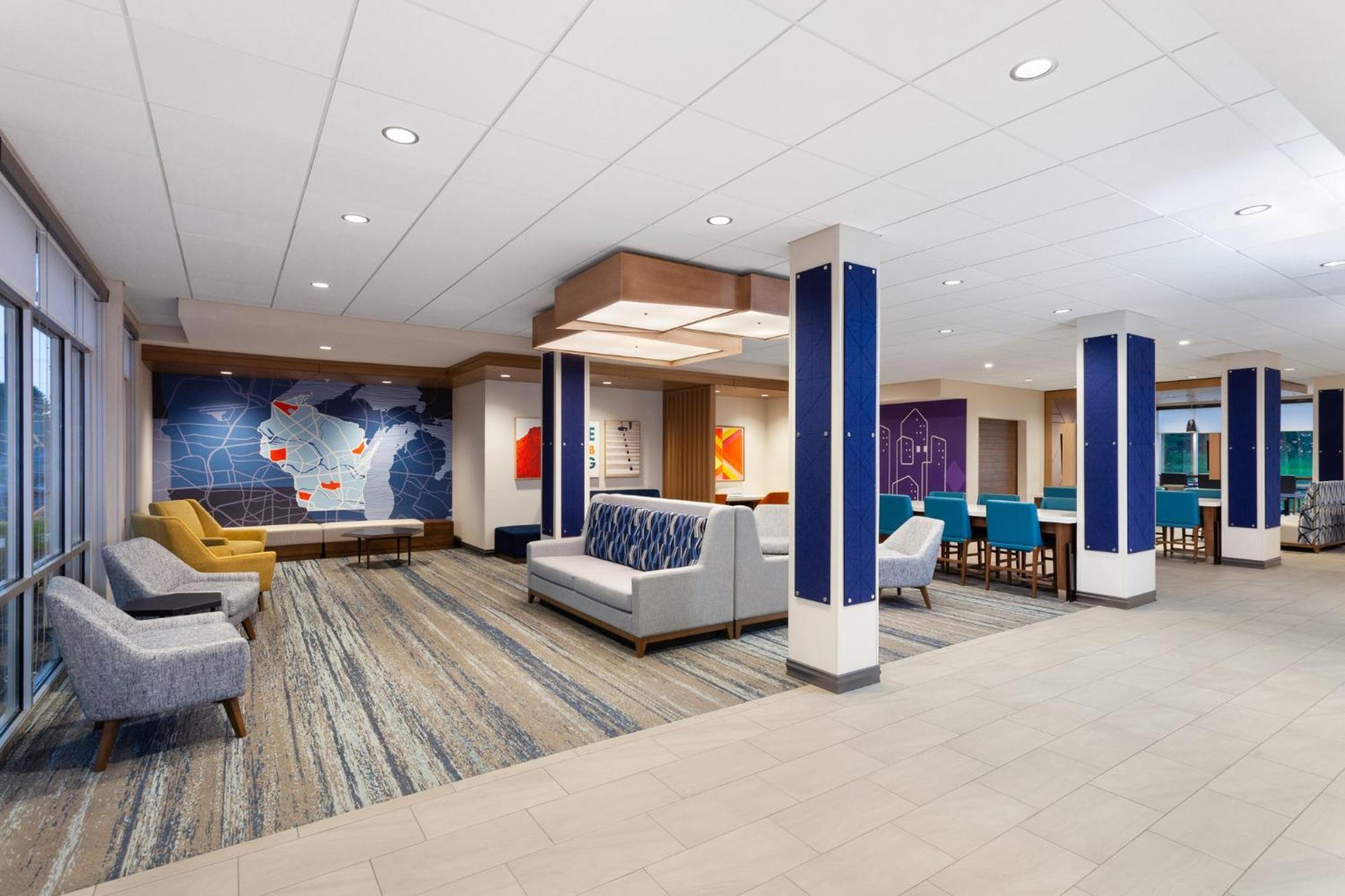 Holiday Inn Express & Suites Reedsburg - Dells Area By Ihg Exterior photo