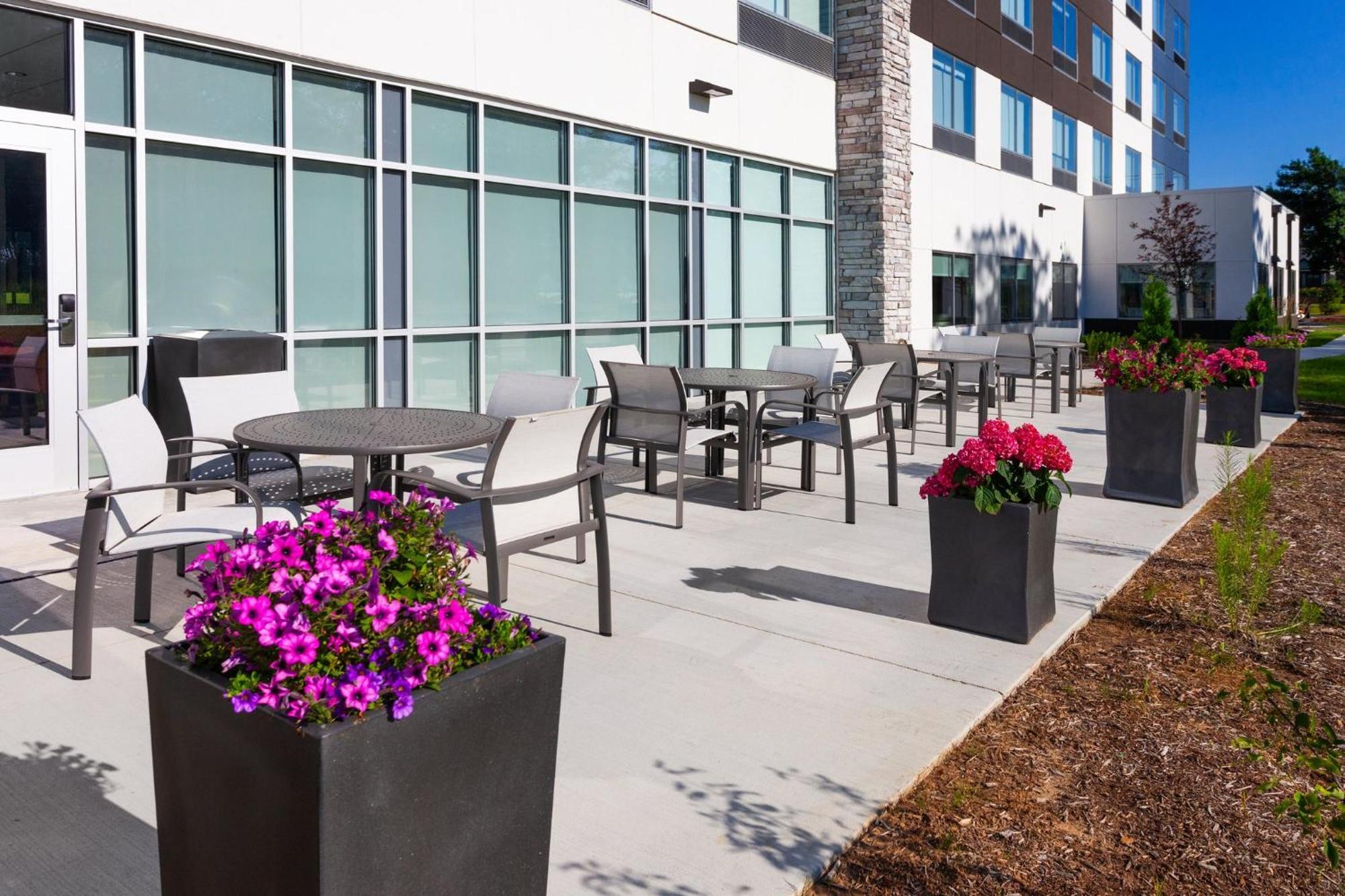 Holiday Inn Express & Suites Reedsburg - Dells Area By Ihg Exterior photo