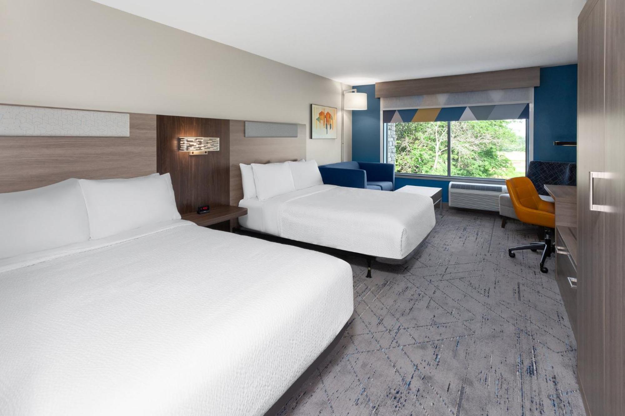 Holiday Inn Express & Suites Reedsburg - Dells Area By Ihg Exterior photo