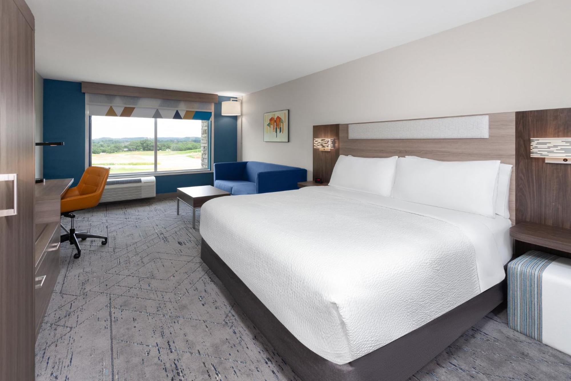 Holiday Inn Express & Suites Reedsburg - Dells Area By Ihg Exterior photo
